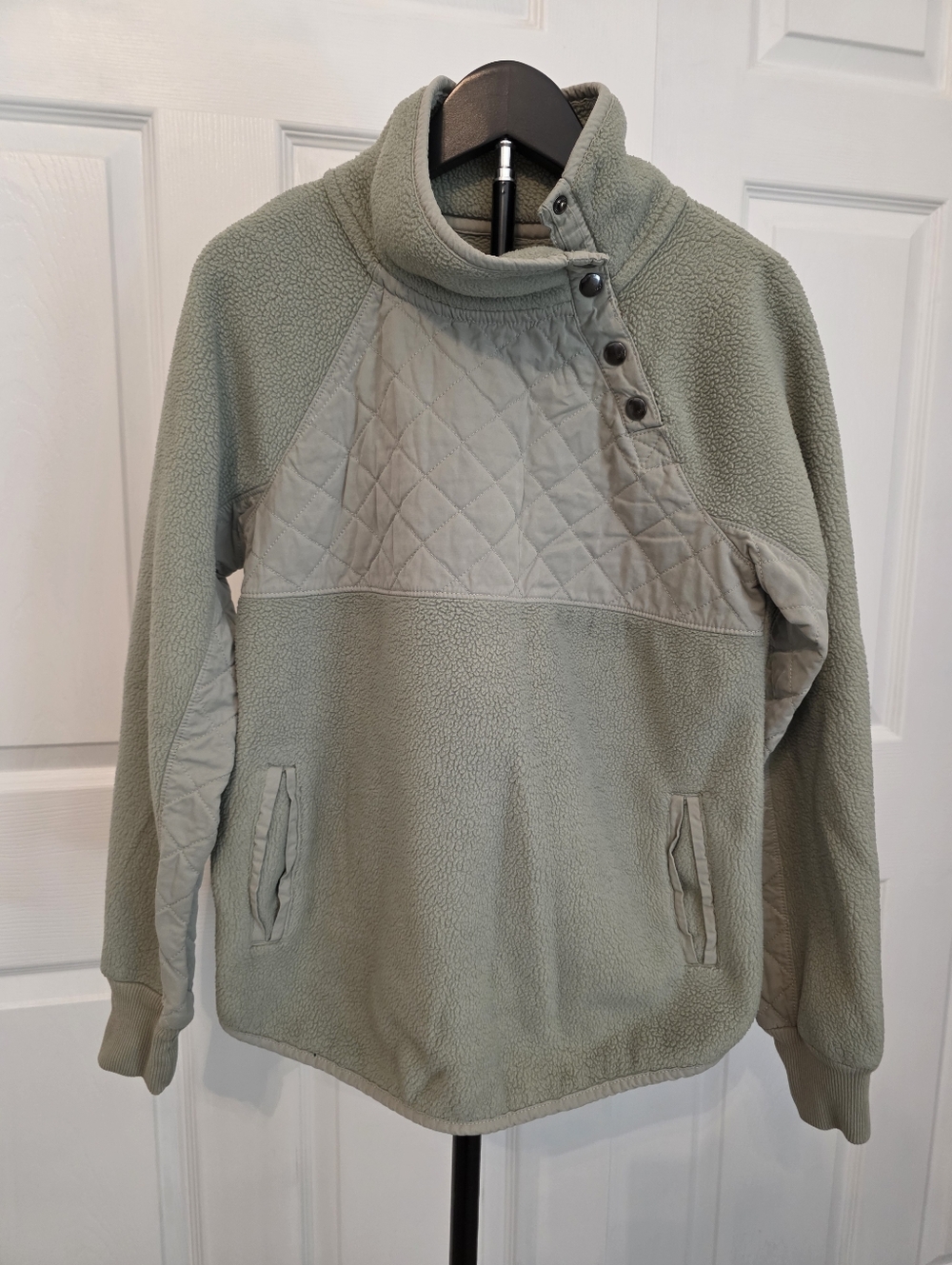Quilted Panel Fleece Pullover in Sage Green